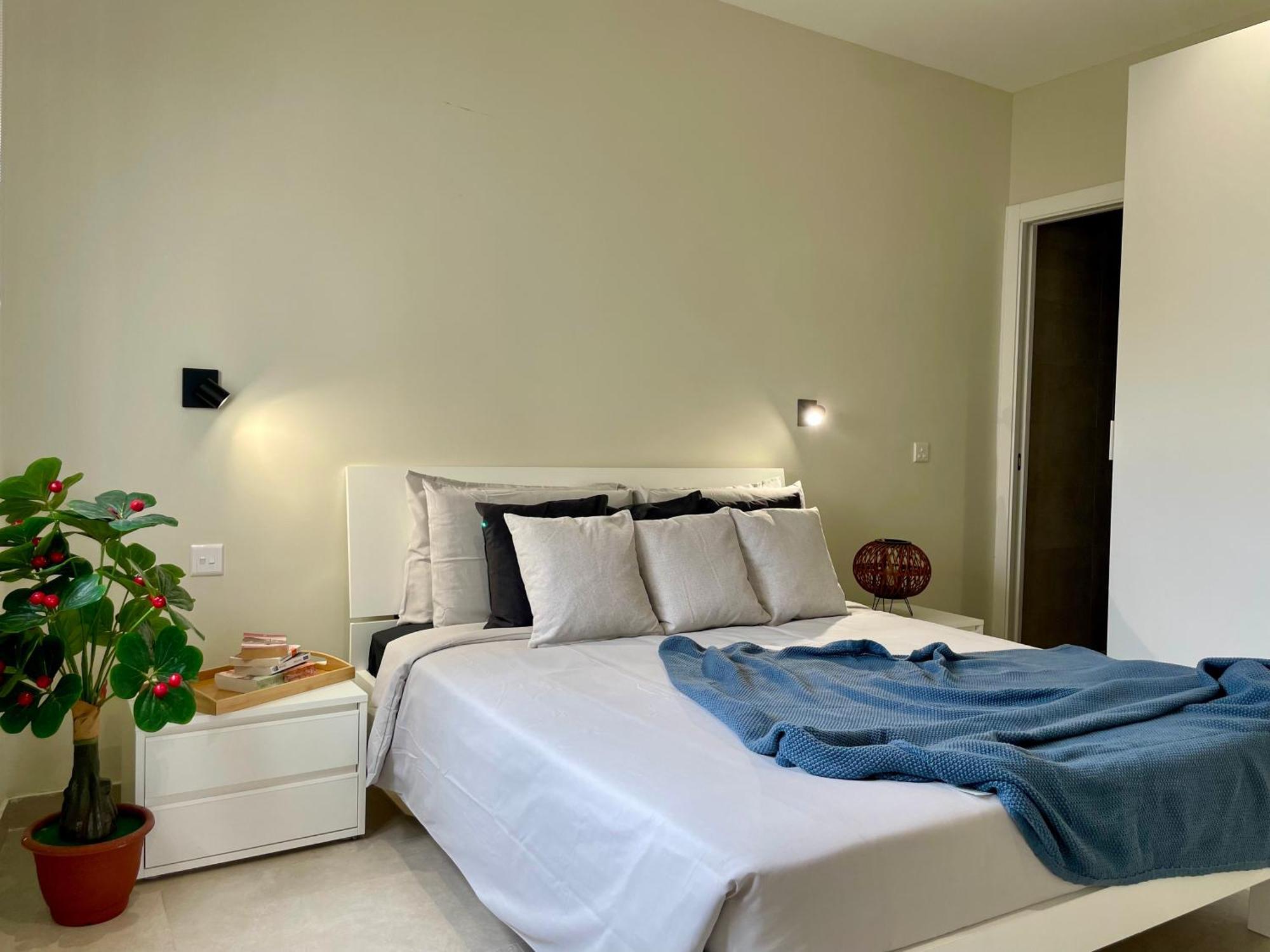 Bugibba Square Seafront Lux Apartments By Holi St. Paul's Bay Exteriör bild