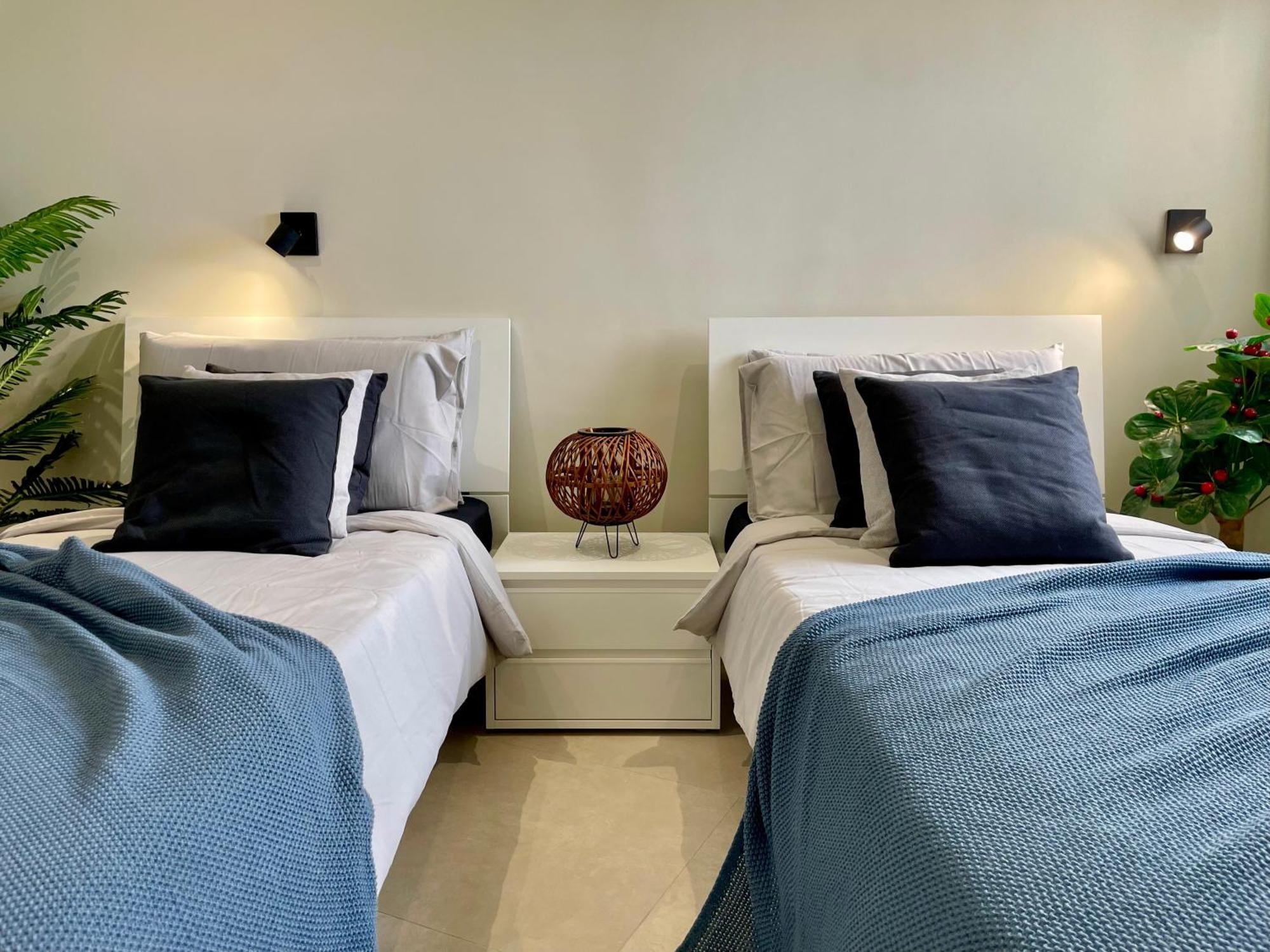 Bugibba Square Seafront Lux Apartments By Holi St. Paul's Bay Exteriör bild