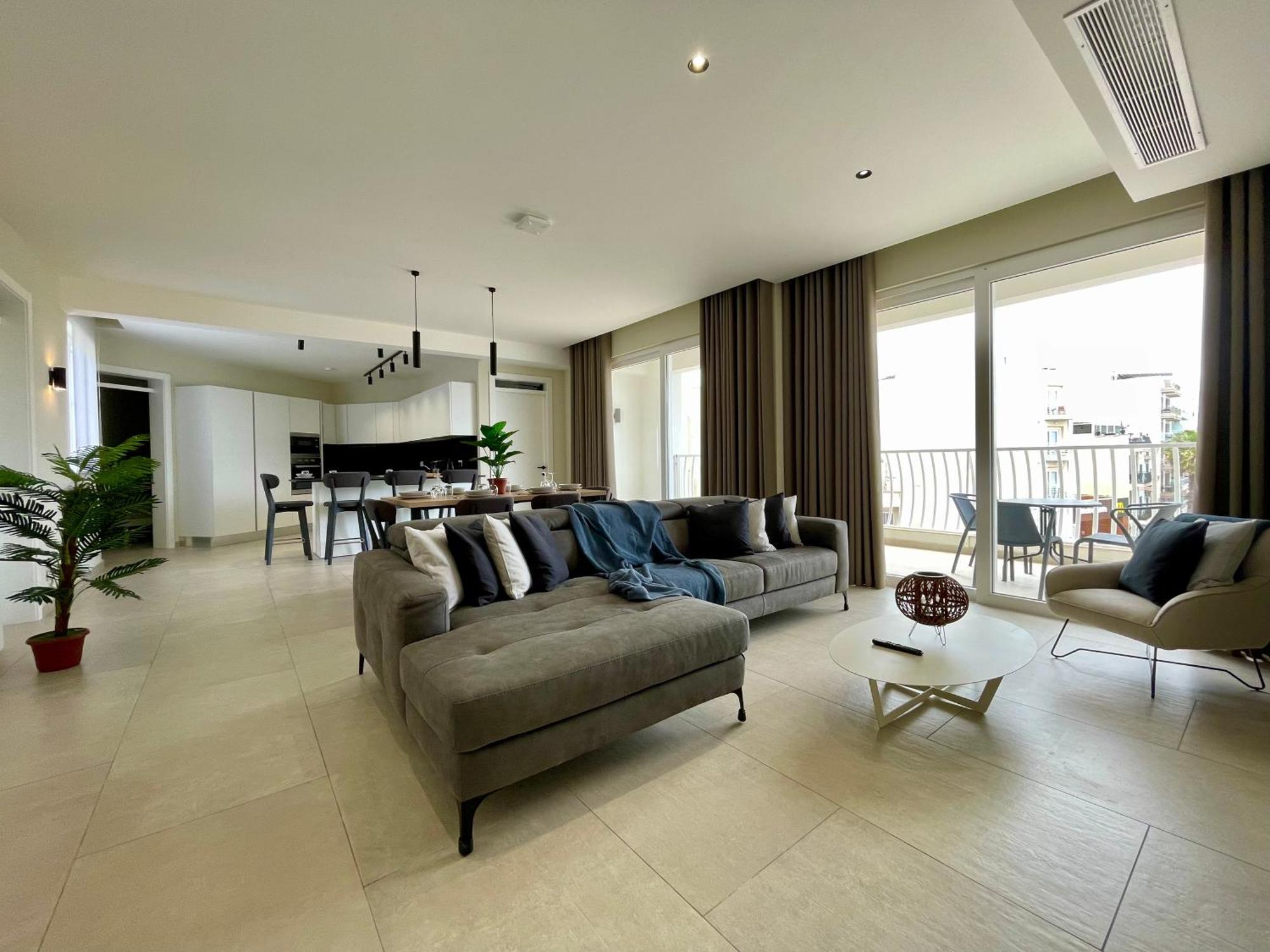 Bugibba Square Seafront Lux Apartments By Holi St. Paul's Bay Exteriör bild