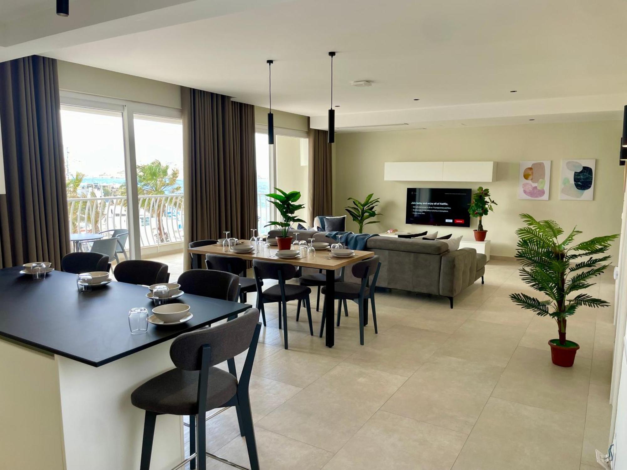 Bugibba Square Seafront Lux Apartments By Holi St. Paul's Bay Exteriör bild
