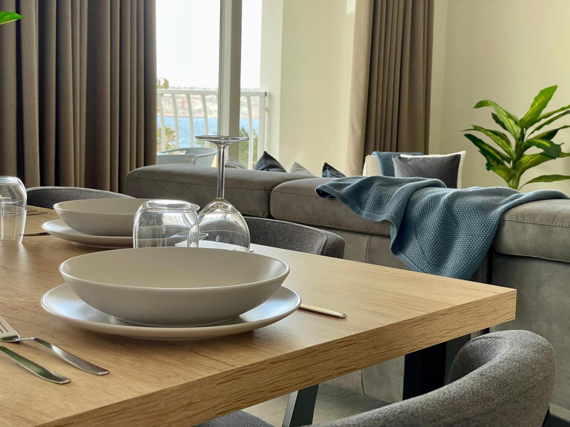 Bugibba Square Seafront Lux Apartments By Holi St. Paul's Bay Exteriör bild