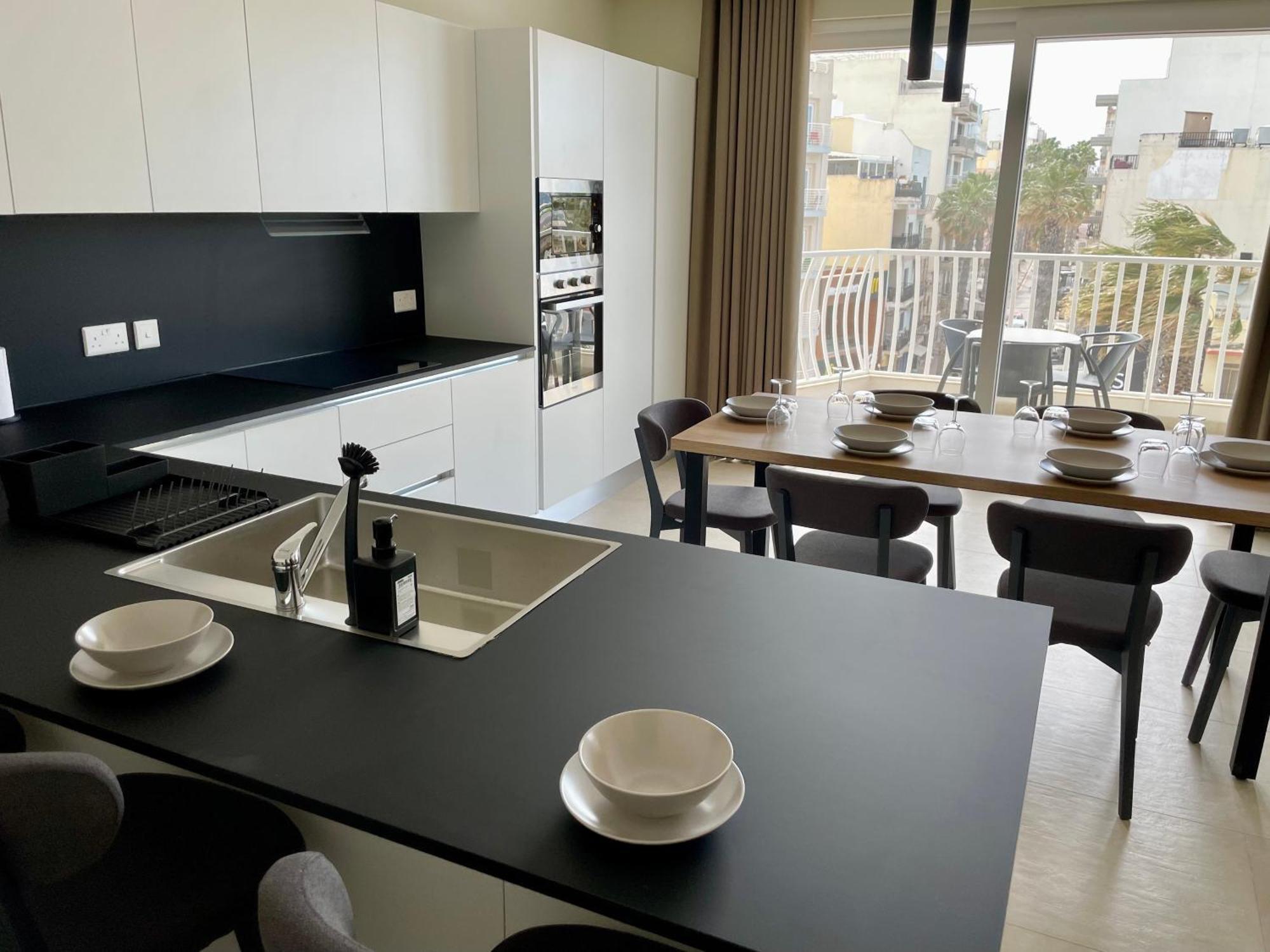 Bugibba Square Seafront Lux Apartments By Holi St. Paul's Bay Exteriör bild