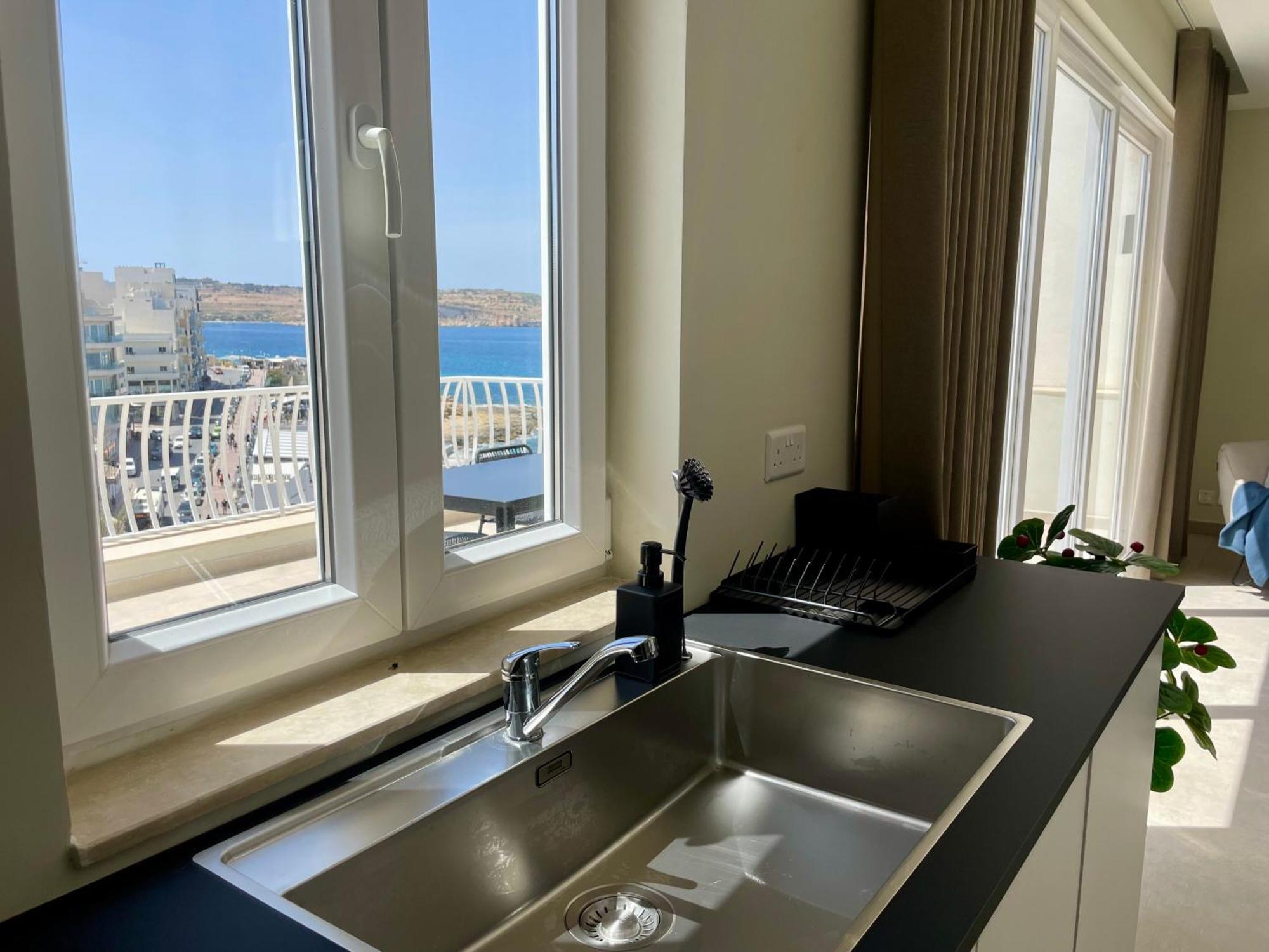 Bugibba Square Seafront Lux Apartments By Holi St. Paul's Bay Exteriör bild